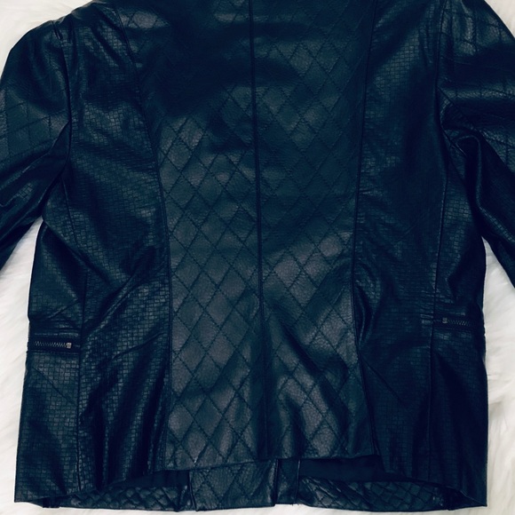 AKIRA CHICAGO SEXY CHIC LEATHER CROSS ZIP JACKET - Picture 5 of 7